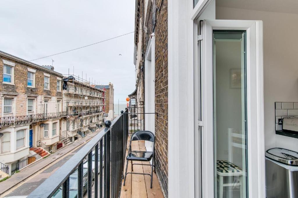 Seaside Serenity - Stunning Sea View Retreat Margate Exterior foto